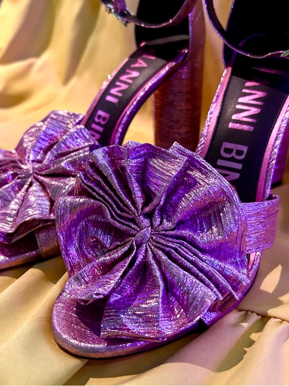 Gianni Bini Metallic Lavender Heeled Bow Sandals, Size 8 - Picture 5 of 10